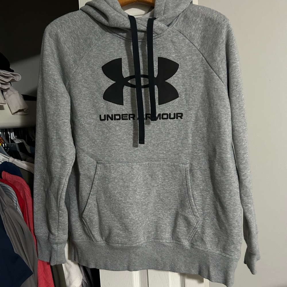 Women’s Under Armour Hoodie! Basically brand new. Worn once. Size medium!